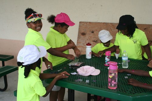 child-practise-golf-in-ground-7