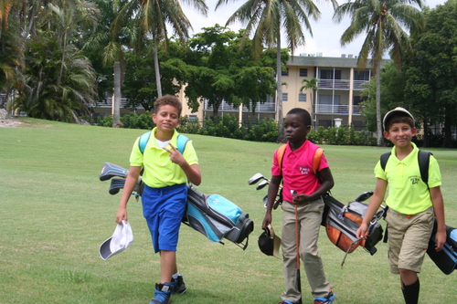 child-practise-golf-in-ground-8