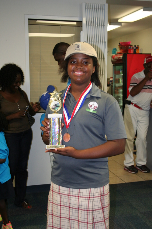 girl-with-trophy