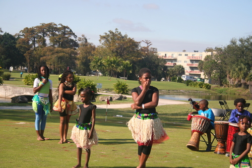 girls-in-golf-ground