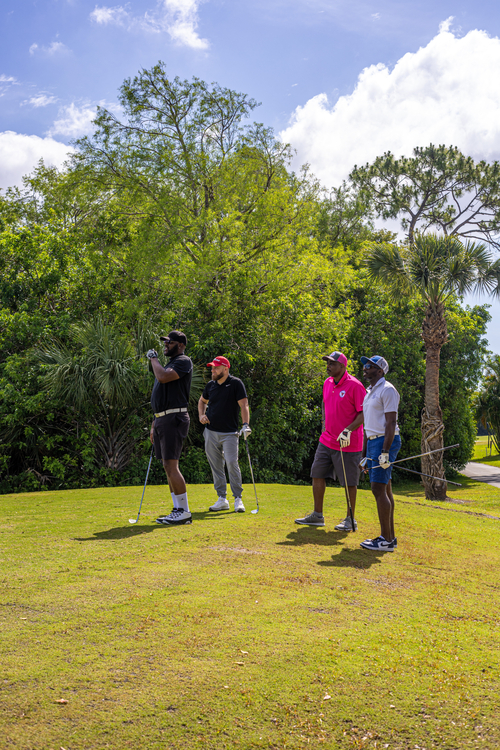 group-picture-at-golf-ground-