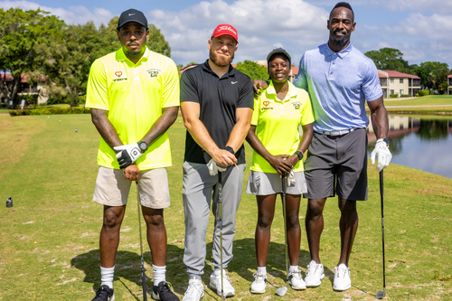 group-picture-at-golf-ground-28