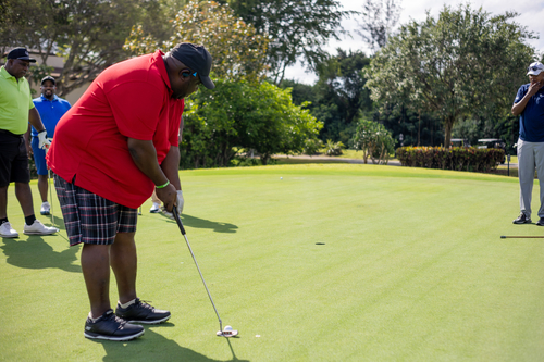 group-picture-at-golf-ground-34