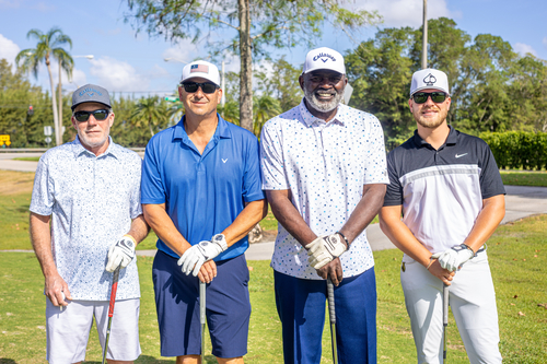 group-picture-at-golf-ground-35