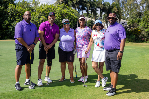 group-picture-at-golf-ground-5