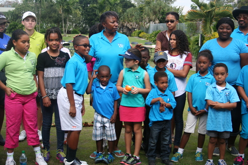 people-at-golf-ground-14