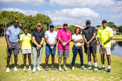 playing-golf-at-the-ground-7