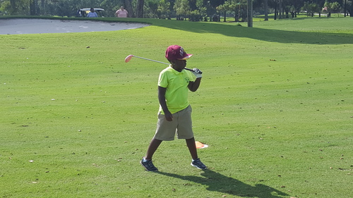 playing-golf-in-the-ground-3