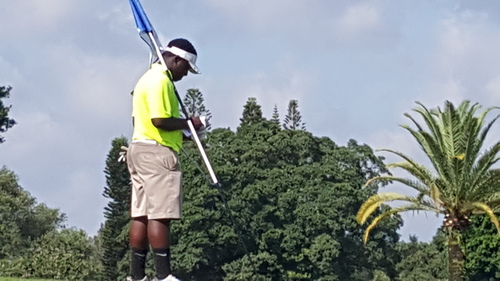 playing-golf-in-the-ground-6